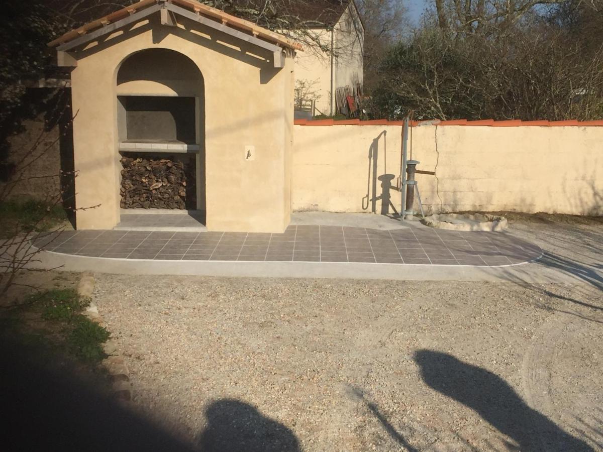 Superbe Gite A La Campagne Dans Le Bordelais Saint-Vivien-de-Blaye Exteriér fotografie